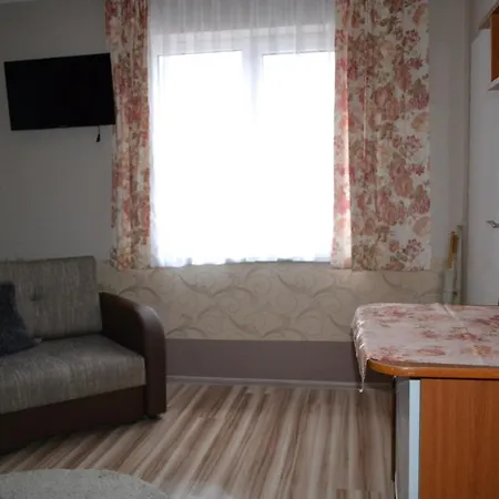 홈스테이 Siodemka 달로브코